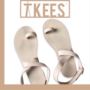 TKEES Nicole Sandal Size 8